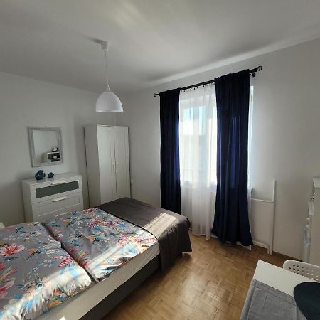 Apartamenty I Pokoje Goscinne Zosia Darlowko Exterior foto
