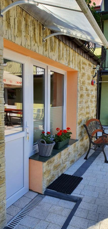 Apartamenty I Pokoje Goscinne Zosia Darlowko Exterior foto